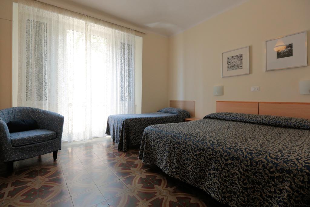 Amelia Hotel 2*